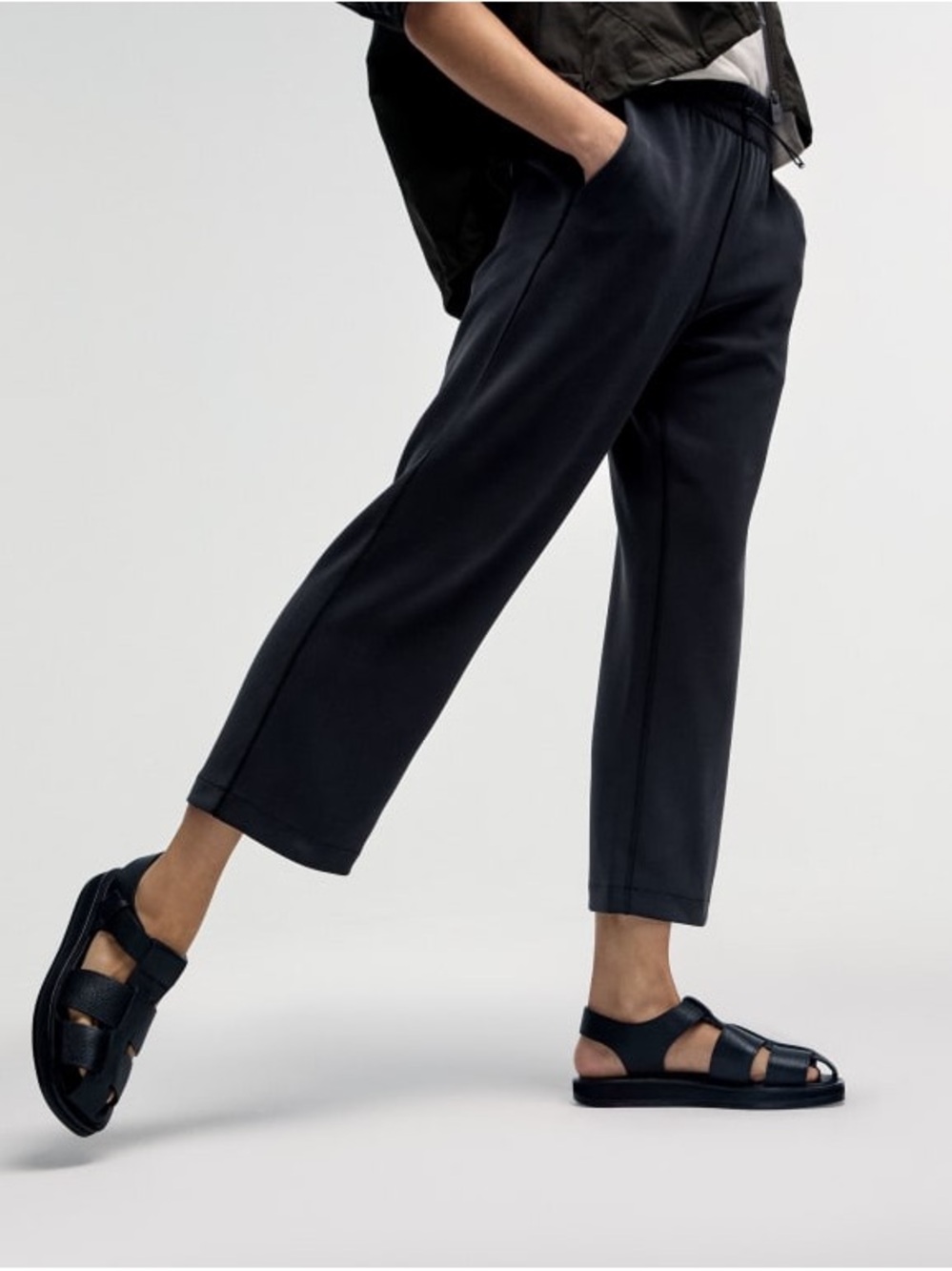 Lululemon Softstreme High-Rise Straight-Leg Cropped Pant Size 2